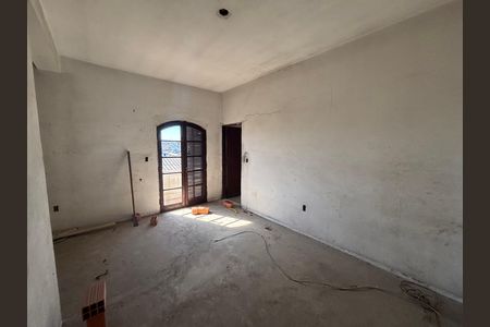Casa à venda com 250m², 6 quartos e 9 vagas Casa à venda com 250m², 6 quartos e 9 vagasQuarto 4