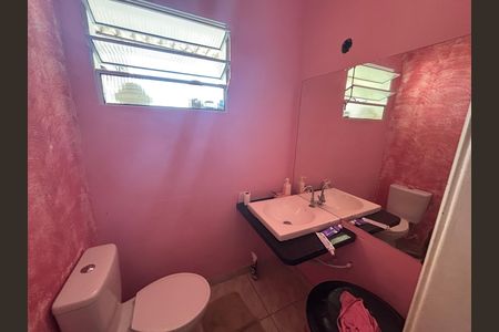 Casa à venda com 250m², 6 quartos e 9 vagas Casa à venda com 250m², 6 quartos e 9 vagasBanheiro 1