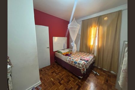 Casa à venda com 250m², 6 quartos e 9 vagas Casa à venda com 250m², 6 quartos e 9 vagasQuarto 3