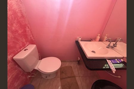 Casa à venda com 250m², 6 quartos e 9 vagas Casa à venda com 250m², 6 quartos e 9 vagasBanheiro 1