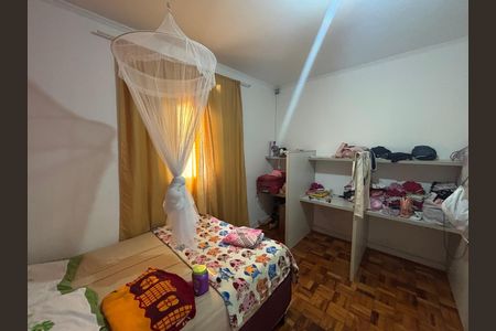 Casa à venda com 250m², 6 quartos e 9 vagas Casa à venda com 250m², 6 quartos e 9 vagasQuarto 3