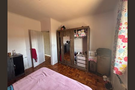Casa à venda com 250m², 6 quartos e 9 vagas Casa à venda com 250m², 6 quartos e 9 vagasQuarto 2