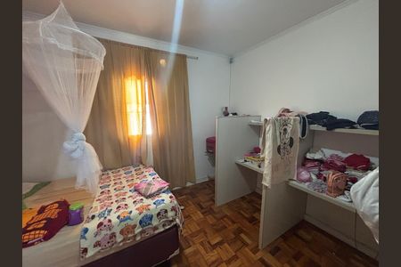 Casa à venda com 250m², 6 quartos e 9 vagas Casa à venda com 250m², 6 quartos e 9 vagasQuarto 3