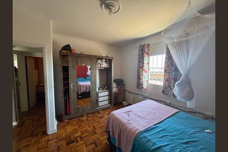 Casa à venda com 250m², 6 quartos e 9 vagas Casa à venda com 250m², 6 quartos e 9 vagasQuarto 2