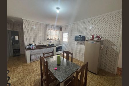 Casa à venda com 250m², 6 quartos e 9 vagas Casa à venda com 250m², 6 quartos e 9 vagasCozinha