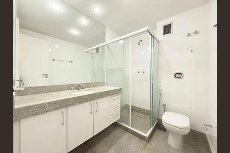 Apartamento para alugar com 229m², 4 quartos e 2 vagas