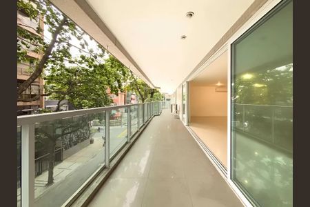 Apartamento para alugar com 229m², 4 quartos e 2 vagas