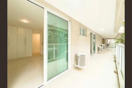 Apartamento para alugar com 229m², 4 quartos e 2 vagas