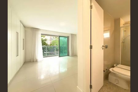 Apartamento para alugar com 229m², 4 quartos e 2 vagas