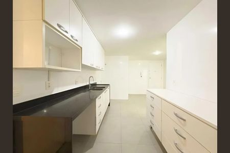 Apartamento para alugar com 229m², 4 quartos e 2 vagas