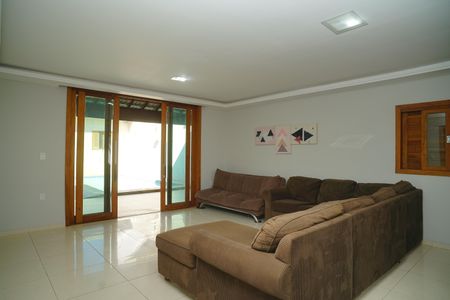 Sala de casa para alugar com 4 quartos, 438m² em Itaipuaçu, Maricá