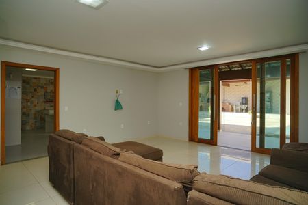 Sala de casa para alugar com 4 quartos, 438m² em Itaipuaçu, Maricá
