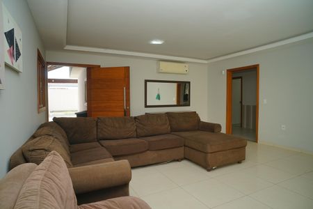 Sala de casa para alugar com 4 quartos, 438m² em Itaipuaçu, Maricá