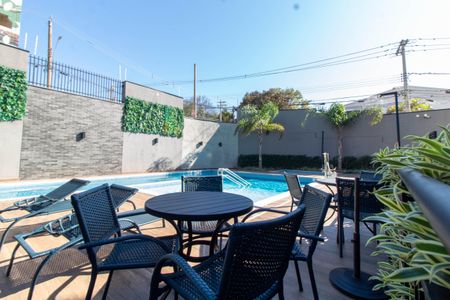 Apartamento à venda com 61m², 2 quartos e 1 vagaÁREA COMUM - PISCINA