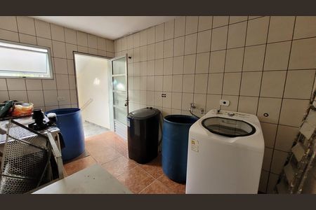 Cozinha de casa para alugar com 8 quartos, 315m² em Parque Recanto Monica, Itaquaquecetuba