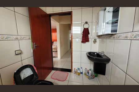 Banheiro de casa para alugar com 8 quartos, 315m² em Parque Recanto Monica, Itaquaquecetuba