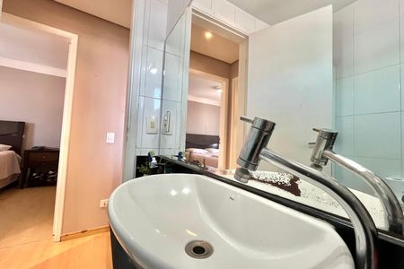 Apartamento à venda com 65m², 2 quartos e 1 vaga Apartamento à venda com 65m², 2 quartos e 1 vagaBanheiro