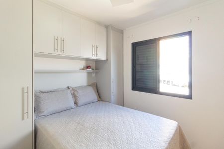 Quarto 1 de apartamento à venda com 2 quartos, 57m² em Jaguaribe, Osasco