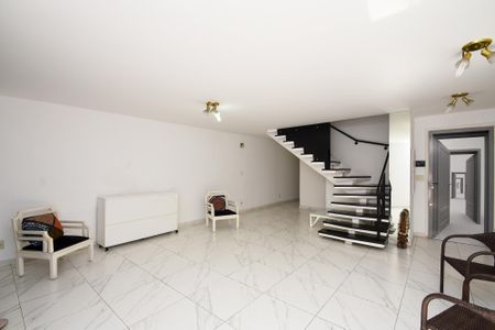 Sala  de casa à venda com 3 quartos, 240m² em Sumaré, São Paulo