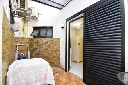 Casa à venda com 202m², 3 quartos e 1 vagaarea de serviço