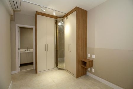 Apartamento para alugar com 73m², 2 quartos e 2 vagas Apartamento para alugar com 73m², 2 quartos e 2 vagasSuíte