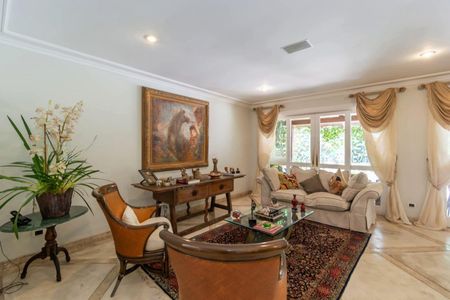 Casa à venda com 740m², 4 quartos e 8 vagas