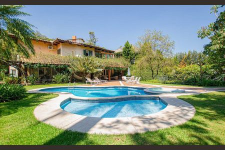 Casa à venda com 740m², 4 quartos e 8 vagas