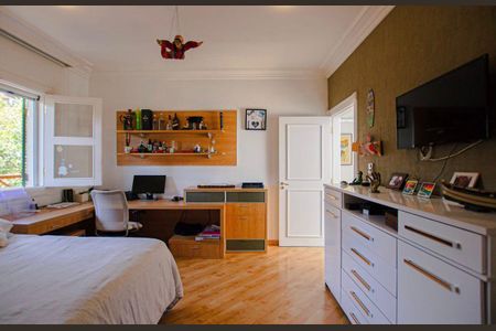 Casa à venda com 740m², 4 quartos e 8 vagas