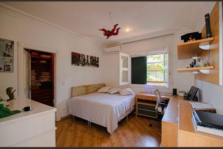 Casa à venda com 740m², 4 quartos e 8 vagas