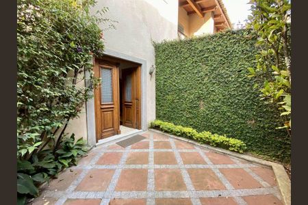 Casa à venda com 740m², 4 quartos e 8 vagas