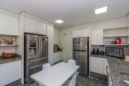 Casa à venda com 740m², 4 quartos e 8 vagas