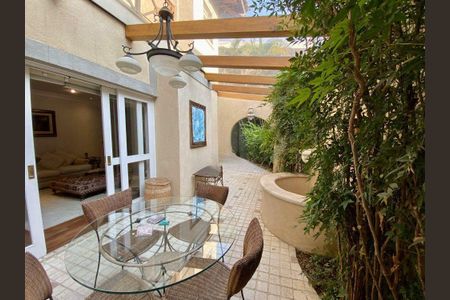 Casa à venda com 740m², 4 quartos e 8 vagas