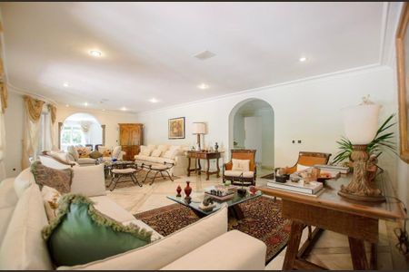 Casa à venda com 4 quartos, 740m² em Residencial Tambore, Barueri