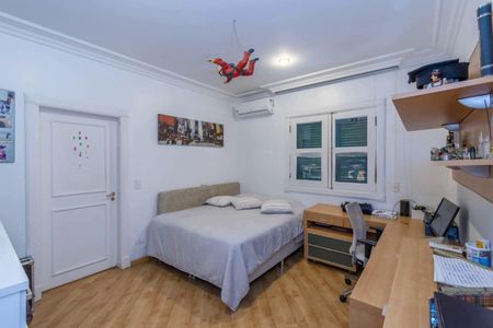 Casa à venda com 740m², 4 quartos e 8 vagas