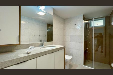 Apartamento à venda com 103m², 3 quartos e 1 vagaBanheiro