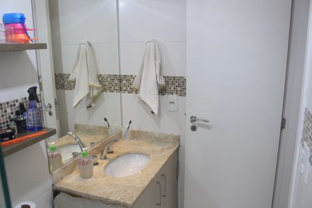 Apartamento à venda com 107m², 3 quartos e 2 vagasBanheiro da Suíte