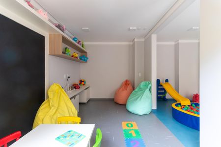 Apartamento à venda com 33m², 2 quartos e sem vaga Apartamento à venda com 33m², 2 quartos e sem vagaBrinquedoteca