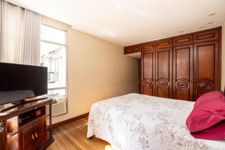 Apartamento à venda com 207m², 4 quartos e 1 vaga