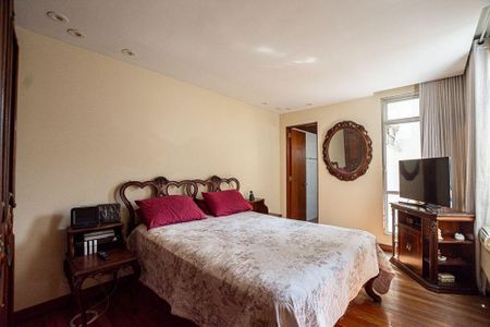 Apartamento à venda com 207m², 4 quartos e 1 vaga