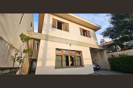 Casa à venda com 3 quartos, 300m² em Indianópolis, São Paulo