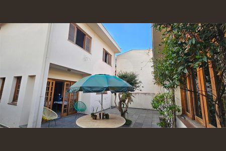 Casa à venda com 3 quartos, 300m² em Indianópolis, São Paulo