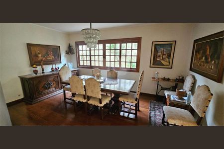 Casa à venda com 3 quartos, 300m² em Indianópolis, São Paulo