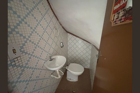 Casa para alugar com 150m², 2 quartos e 1 vaga Casa para alugar com 150m², 2 quartos e 1 vagaBanheiro