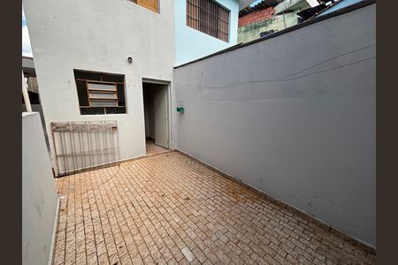 Casa para alugar com 150m², 2 quartos e 1 vaga Casa para alugar com 150m², 2 quartos e 1 vagaQuintal