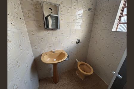 Casa para alugar com 150m², 2 quartos e 1 vaga Casa para alugar com 150m², 2 quartos e 1 vagaBanheiro 1