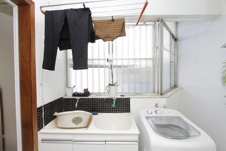 Apartamento à venda com 70m², 3 quartos e 1 vagaÁrea de Serviço
