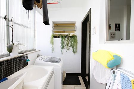 Apartamento à venda com 70m², 3 quartos e 1 vagaÁrea de Serviço
