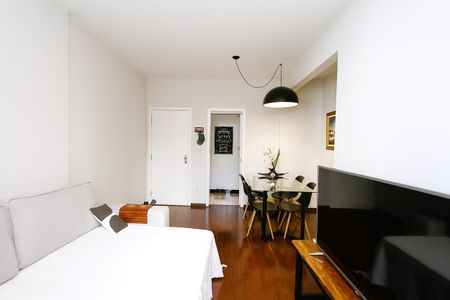 Sala de apartamento à venda com 3 quartos, 70m² em Santa Lúcia, Belo Horizonte