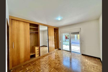 Quarto de casa para alugar com 3 quartos, 445m² em Granja Viana, Cotia