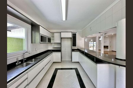 Casa para alugar com 445m², 3 quartos e 5 vagas Casa para alugar com 445m², 3 quartos e 5 vagasCozinha